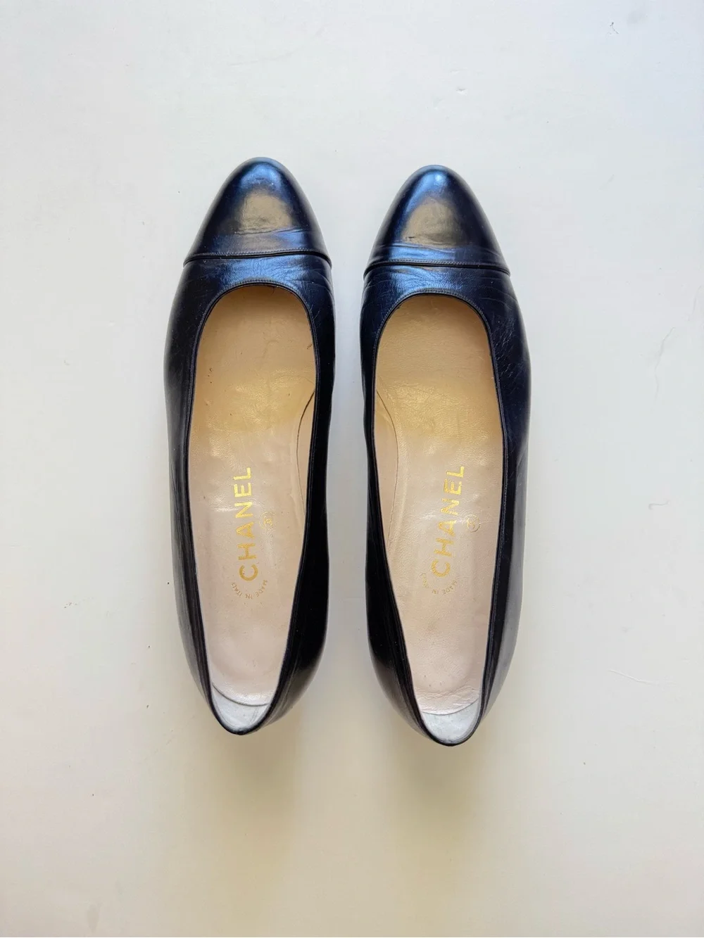 Vintage CHANEL Classic Black Leather Cap Toe Ballet Flats size 8.5
